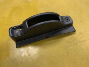 OSŁONA RĘCZNEGO TUNELU ŚRODKOWEGO NISSAN E-NV200