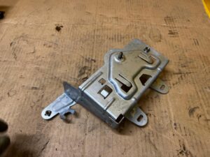 WSPORNIK MOCOWANIE UCHWYT MODUŁ STEROWANIA KLAPY BAGAŻNIKA MERCEDES GL X166