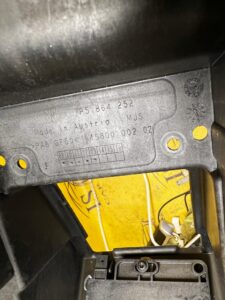 RAMKA SCHOWKA TUNELU TYŁ PORSCHE CAYENNE II 7P5