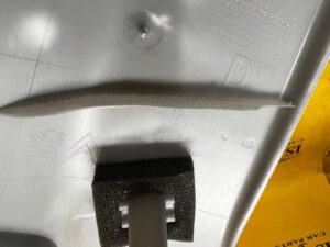 POSZYCIE OSŁONA OBUDOWA SŁUPKA C TYŁ PRAWY PEUGEOT 508 I KOMBI