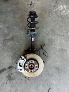 MCPHERSON LEWY PRZÓD NOGA AMORTYZATOR ZWROTNICA DACIA SANDERO III 3 1.0 SCE