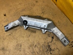 ROZPÓRKA WSPORNIK KIELICHÓW PRZÓD MERCEDES GL X166