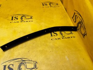 USZCZELKA SZYBY DRZWI PRZÓD PRAWY PRAWA CHEVROLET CORVETTE C5 97-04