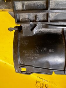 ŻALUZJA ROLETA KIEROWNICA WLOT POWIETRZA PORSCHE MACAN 95B