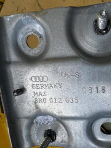 UCHWYT HACZYK MOCOWANIE TAŚMA SCHOWKA BAGAŻNIKA PORSCHE MACAN 95B