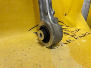 WAHACZ LEWY GÓRNY PRZÓD LR L462 DISCOVERY V