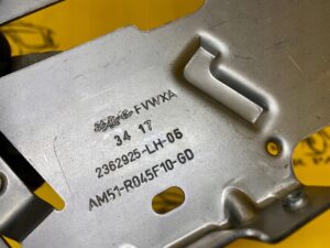 BLACHA MOCOWANIE WSPORNIK UCHWYT FORD KUGA MK2 LEW