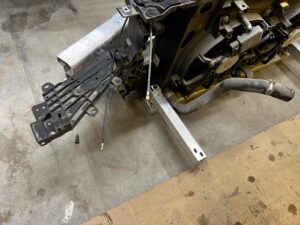 PAS PRZEDNI BELKA CHŁODNICE WENTYLATOR INFINITI Q70 M35h 3.5 BIAŁA PERŁA