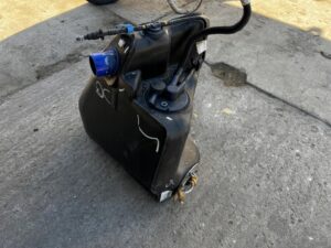 ZBIORNIK BAK POMPA PALIWA PRAWY CHEVROLET CORVETTE C5 97-04