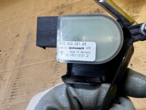 CZUJNIK POZIOMOWANIA ŚWIATEŁ PRZÓD LEWY PORSCHE PANAMERA 970 I LIFT