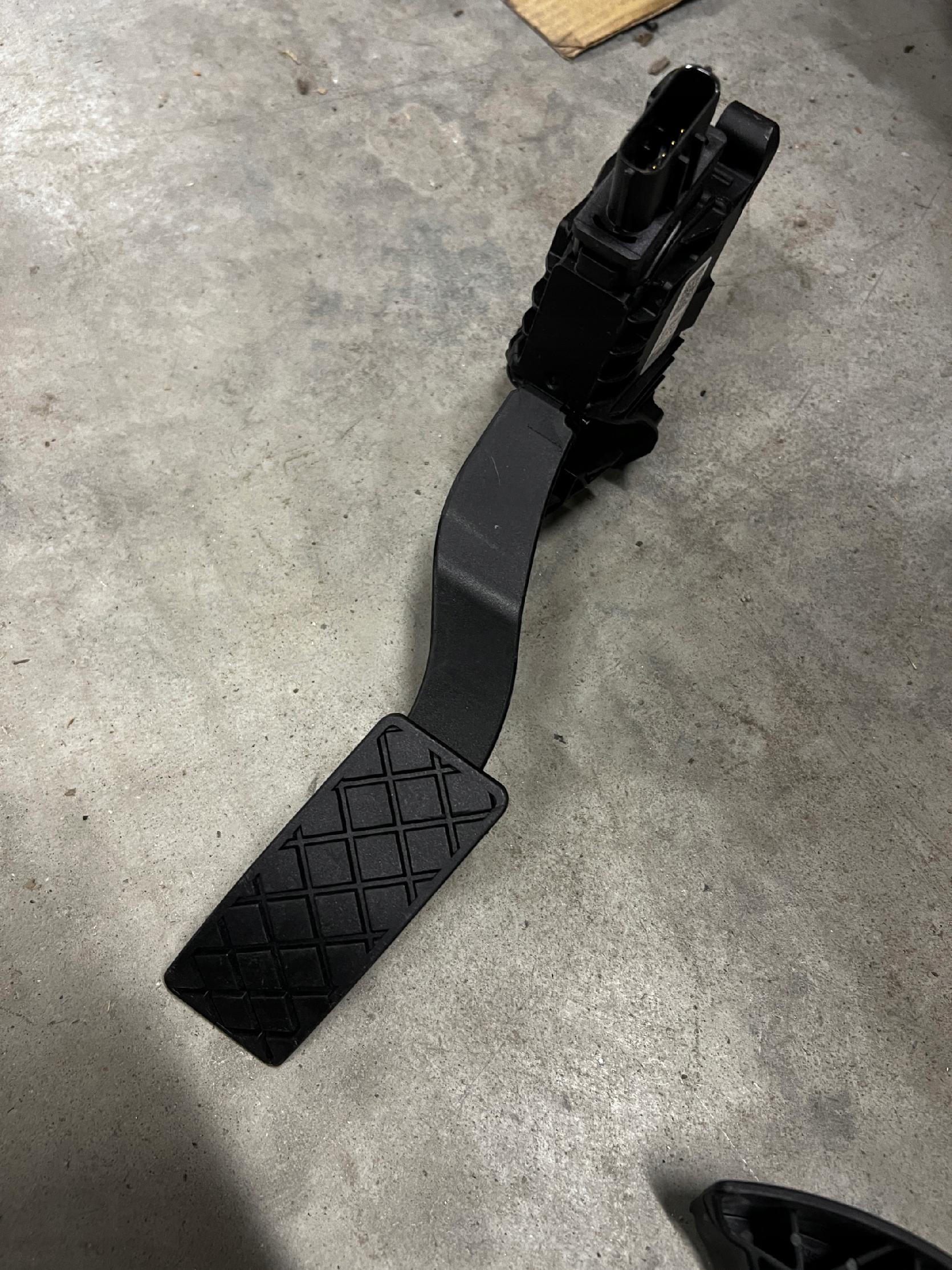 PEDAŁ GAZU POTENCJOMETR VW AUDI SKODA SEAT