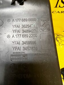 OSŁONA BOCZEK DESKI LEWY MERCEDES A KLASA W177