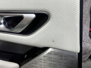 KOMPLET FOTELE WNĘTRZE KANAPA BOCZKI JASNA SKÓRA RANGE ROVER VELAR L560 EU