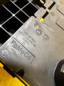 PODSTAWA MOCOWANIE SKRZYNKI BEZPIECZNIKÓW FORD BRONCO 21-