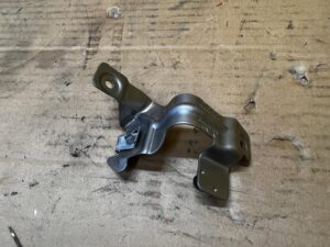 UCHWYT WSPORNIK MOCOWANIE BLACHA PORSCHE PANAMERA 970 I LIFT