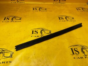 LISTWA ZGARNIAJĄCA SZYBY TYŁ PRAWY PEUGEOT 3008 II