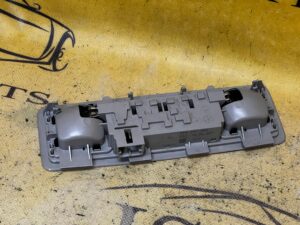 OŚWIETLENIE LAMPKA PODSUFITKI KABINY SKODA SCALA