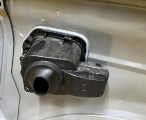 BŁOTNIK TYŁ LEWY FORD BRONCO 21- AZURE GREY PEARL