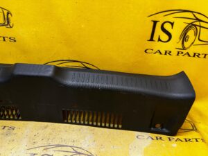 LISTWA OSŁONA PLASTIK PASA TYLNEGO RENAULT CLIO IV 4 HB HATCHBACK
