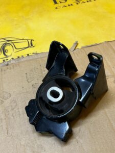 ŁAPA MOCOWANIE WSPORNIK PODUSZKA SILNIKA NISSAN E-NV200