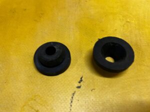 2 X MOCOWANIE GUMA FILTRA POWIETRZA FORD BRONCO 21-