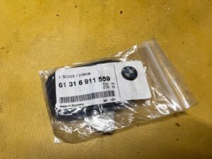 ZAŚLEPKA OSŁONY OBUDOWY KOLUMNY KIEROWNICZEJ BMW 7 E65 E66 NOWA OEM