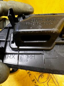 OSŁONA PLASTIK ZAŚLEPKA DESKI KONSOLI PRAWA LEXUS RX 450H III 3 AL10