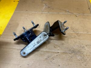 KOMPLET ZAWIASY DRZWI TYŁ PRAWY MERCEDES GL X166 890