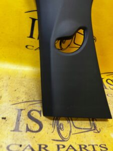 OSŁONA POSZYCIE SŁUPKA B LEWA BMW F40