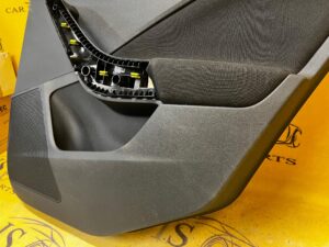 BOCZEK DRZWI TYŁ TYLNY PRAWY SKODA SCALA