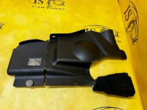 OSŁONA WYGŁUSZENIE DOLNA KONSOLI DESKI PRAWA CHEVROLET CORVETTE C5 97-04