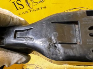 WAHACZ TYŁ TYLNY LEWY LAND ROVER DISCOVERY V L550