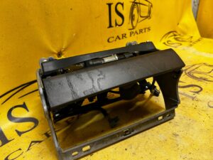 SCHOWEK POPIELNICZKA TUNELU DESKI KONSOLI AUDI A8 D4