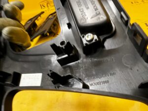 RAMKA OSŁONA DEKOR TUNELU ŚRODKOWEGO RENAULT MEGANE IV EU