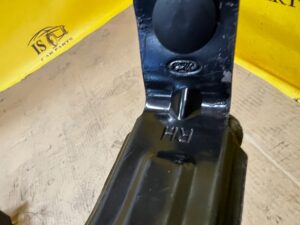 UCHWYT BLACHA WSPORNIK MOCOWANIE PRAWY FORD BRONCO 21-