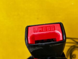 ZAPINKA ZAMEK PASA BEZP KANAPY TYŁ EVOQUE L551