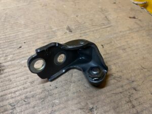 ZAWIAS DRZWI PRZÓD PRAWY DOLNY FORD EXPLORER VI CARBONIZED GRAY