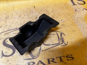 OSŁONA ZAWIASU KLAPY BAGAŻNIKA LEWA BMW SERIA 5 G30 F90 M5