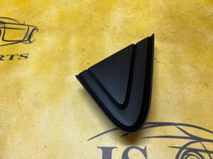 OSŁONA ZAŚLEPKA TRÓJKĄT BŁOTNIKA PRZÓD PRAWY DACIA SANDERO III