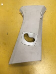 PRAWA OSŁONA POSZYCIE SŁUPKA B BMW 5 F10 F11