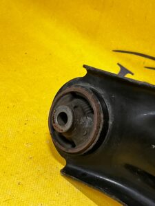 PRAWY PRZÓD WAHACZ SWORZEŃ NISSAN LEAF ZE0 I NOWY