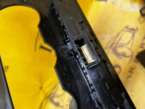 PANEL STEROWANIA AWARYJNE PDC RAMKA DESKI KONSOLI DACIA DUSTER II