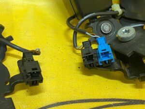 KOMPLET ZAPINKI PASÓW BEZPIECZEŃSTWA TYŁ MERCEDES CLS W257