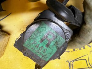 PAS BEZPIECZEŃSTWA PRZÓD PRZEDNI PRAWY CHEVROLET CORVETTE C5 97-04