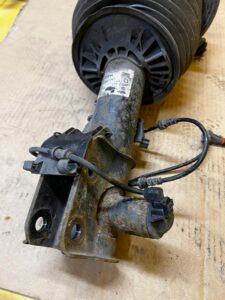 AMORTYZATOR MIECH AIRMATIC PRZÓD LEWY MERCEDES CLS W218