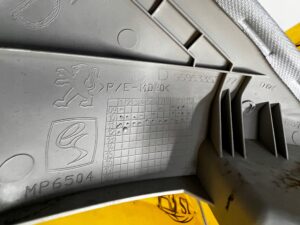 POSZYCIE OSŁONA OBUDOWA SŁUPKA PRZÓD A PRAWY ALARM PEUGEOT 508 I