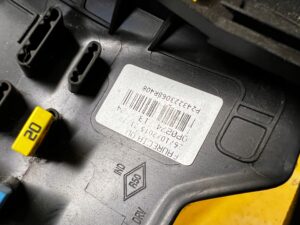 OSŁONA ZAŚLEPKA KONSOLI POD KIEROWNICĘ BEZPIECZNIKI RENAULT MEGANE IV