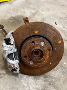 ZWROTNICA PIASTA ZACISK PRZÓD LEWY LEWA DACIA SANDERO II