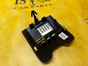 OSŁONA BEZPIECZNIKÓW DESKI RENAULT MEGANE IV