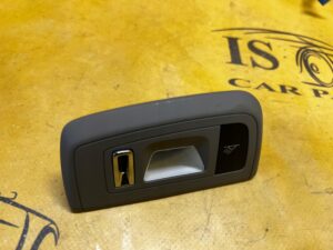 LAMPKA OŚWIETLENIE PODSUFITKI KABINY TYŁ PORSCHE PANAMERA 970 I LIFT